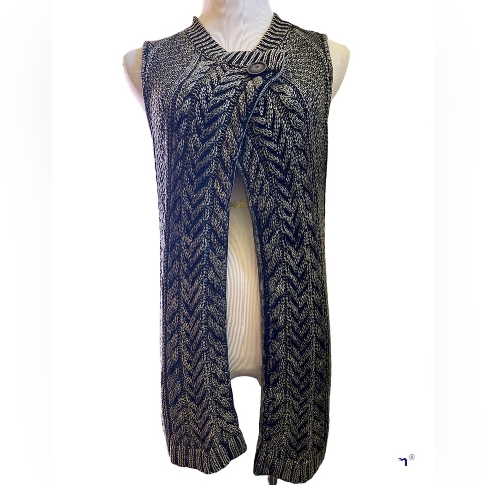 Chic Sweater Vest